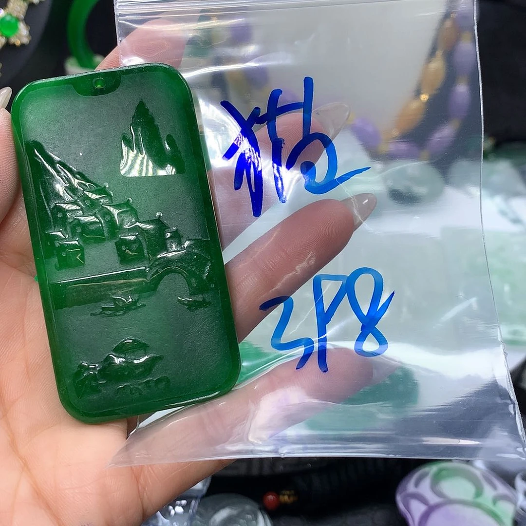 翡翠吊坠(赠链)未镶嵌猫*鹰