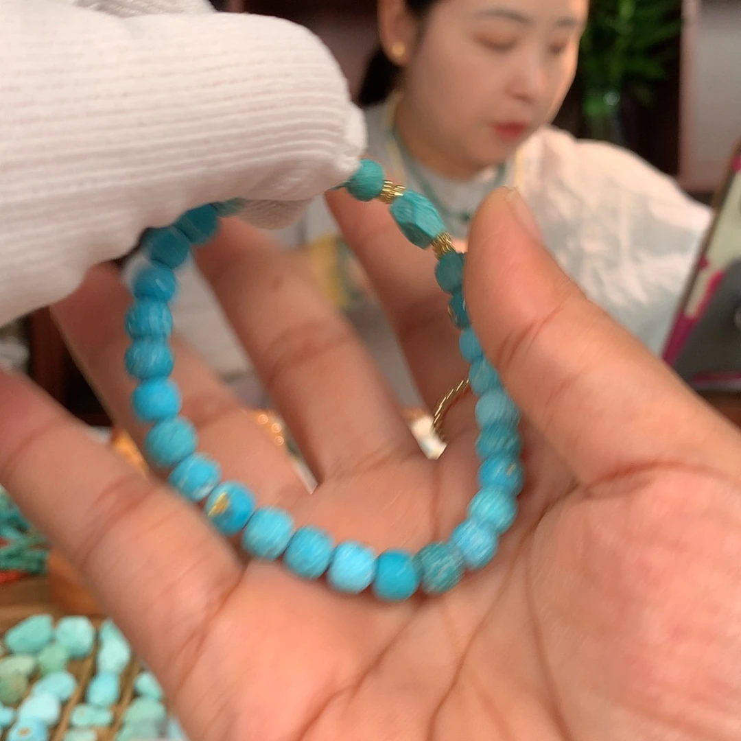未镶嵌绿松石颈饰