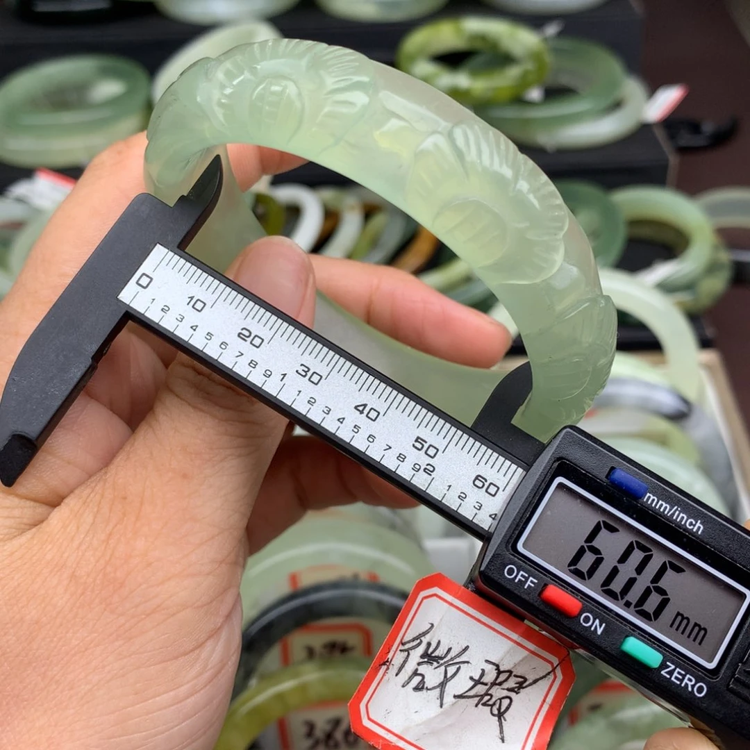 未镶嵌蛇纹石玉手镯388