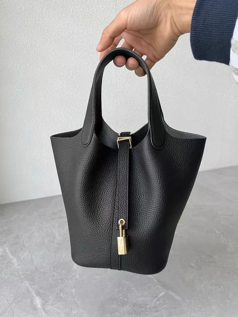 夏夏福利（101—200）时尚黑色微瑕女包水桶包