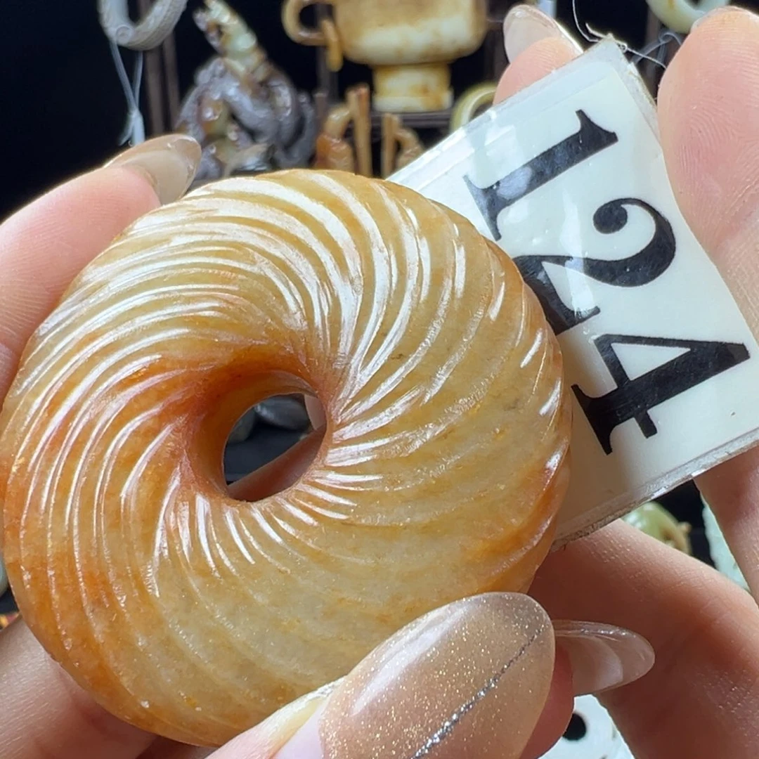 和田玉未镶嵌把件