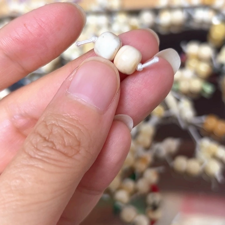 裸石蜜蜡未镶嵌7.5mm一对