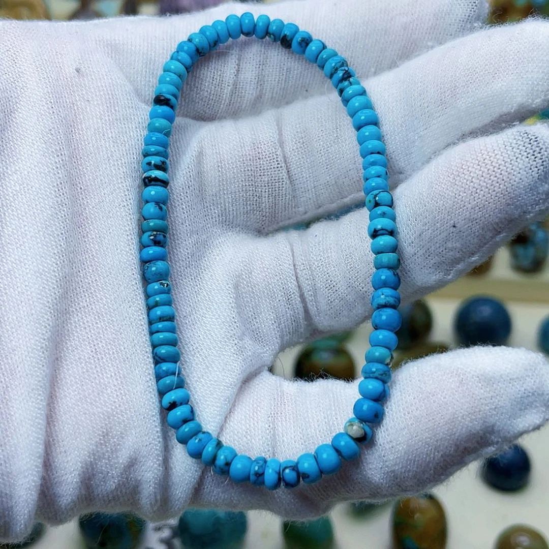 绿松石颈饰未镶嵌