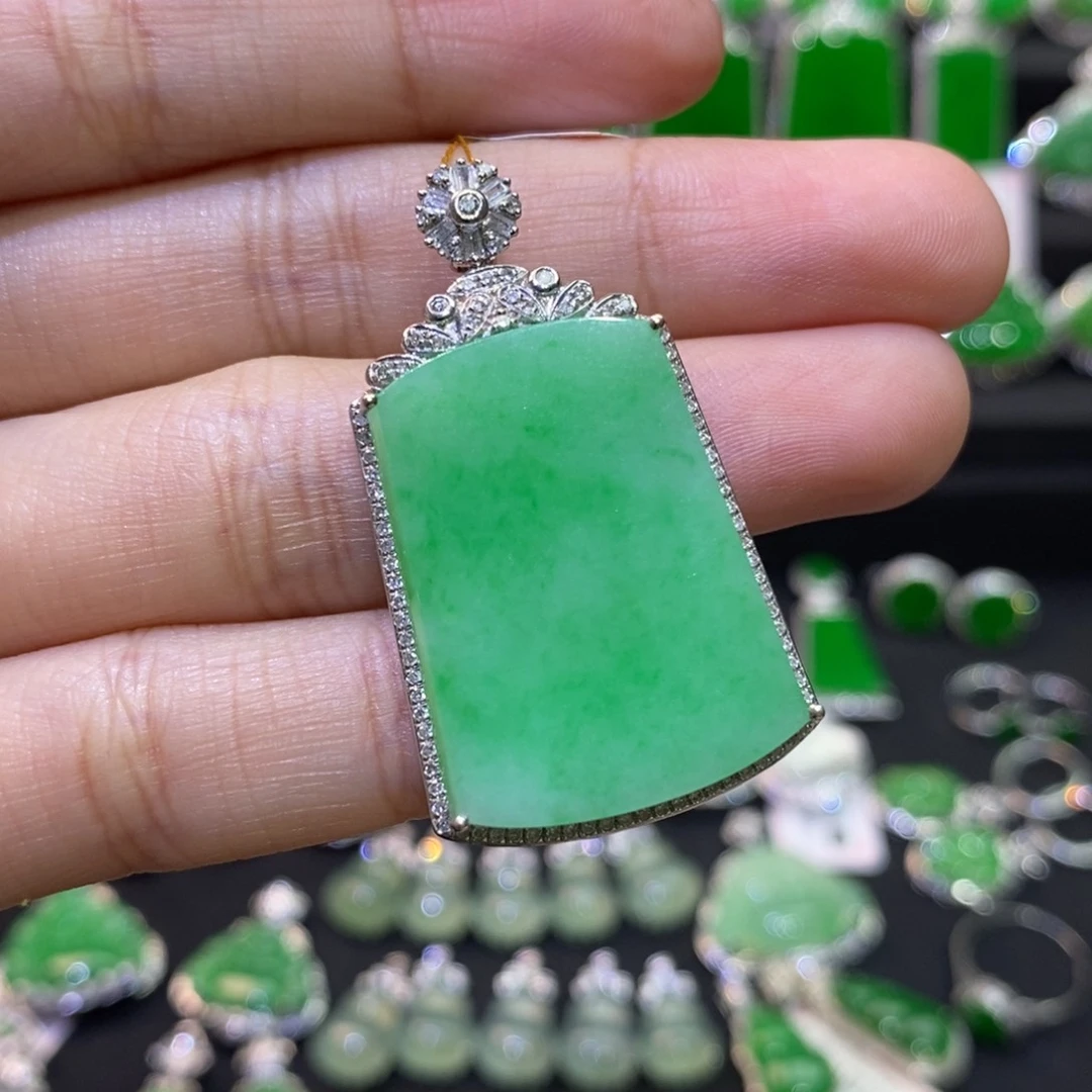 翡翠18K金镶嵌吊坠(不含链)