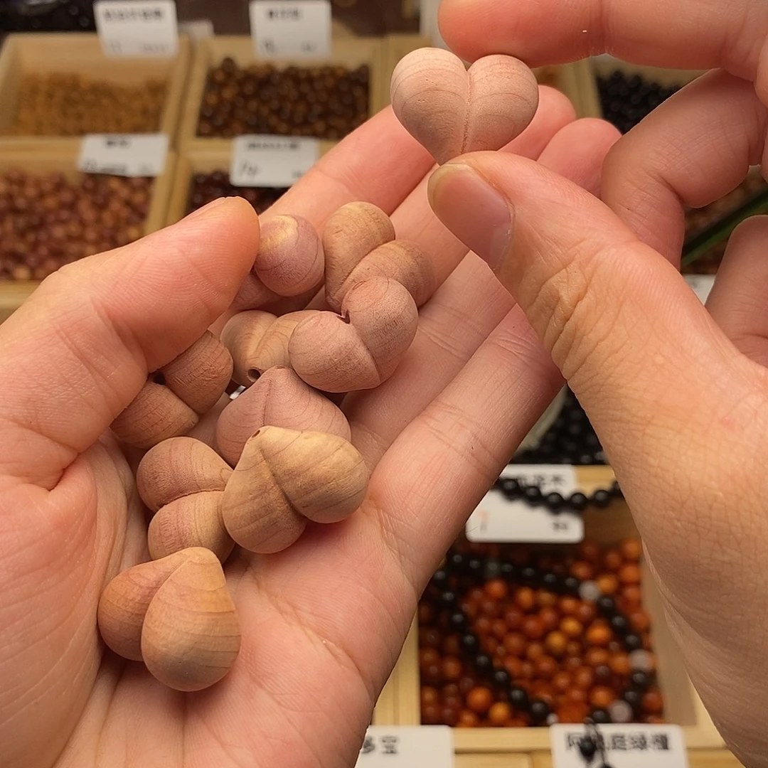 非洲檀香无事牌一个