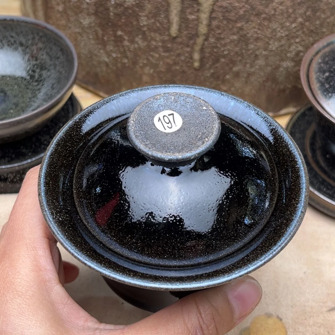 茶盏义兴龙窑坚持真柴烧