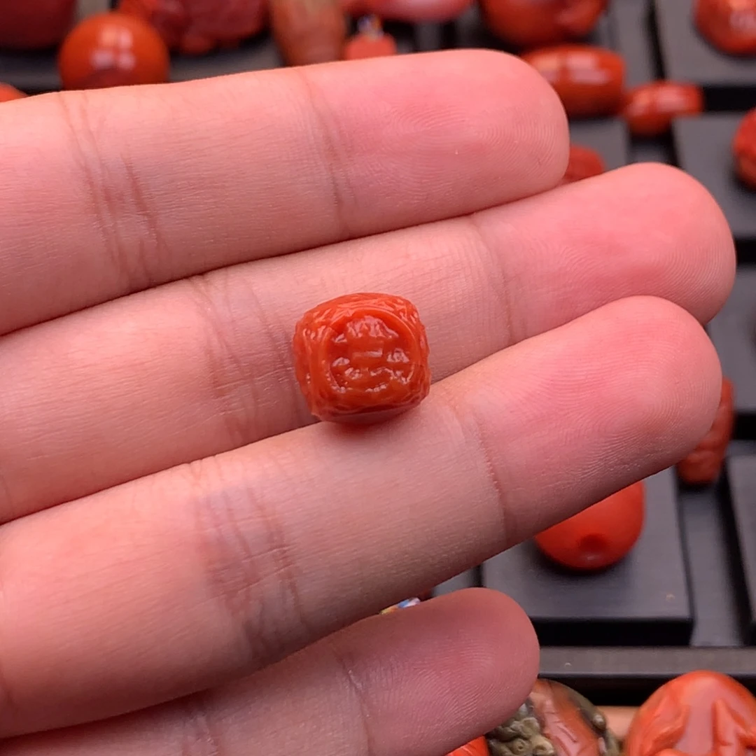 南红玛瑙未镶嵌南红精工雕刻四项方珠12mm+
