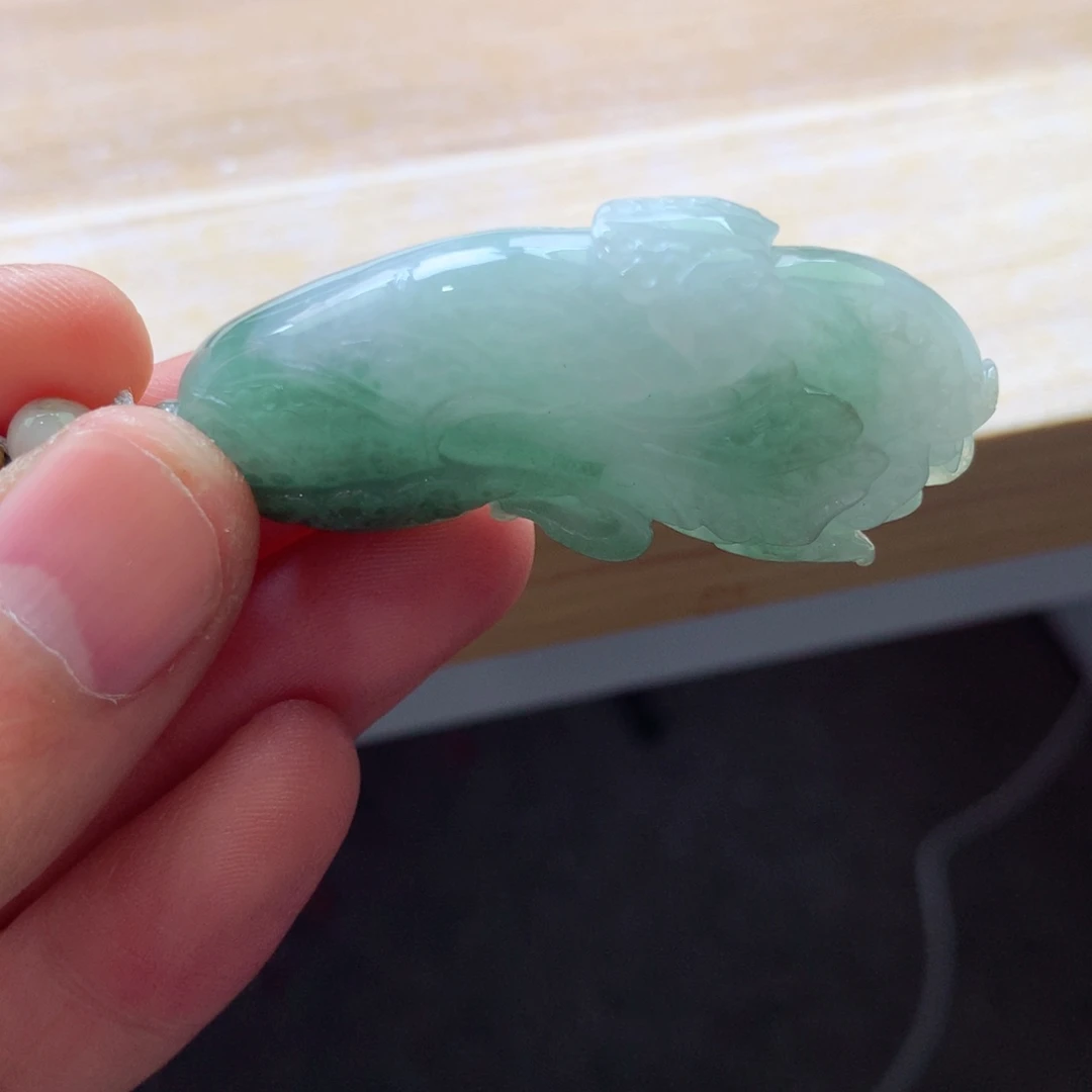 翡翠颈饰未镶嵌吊坠