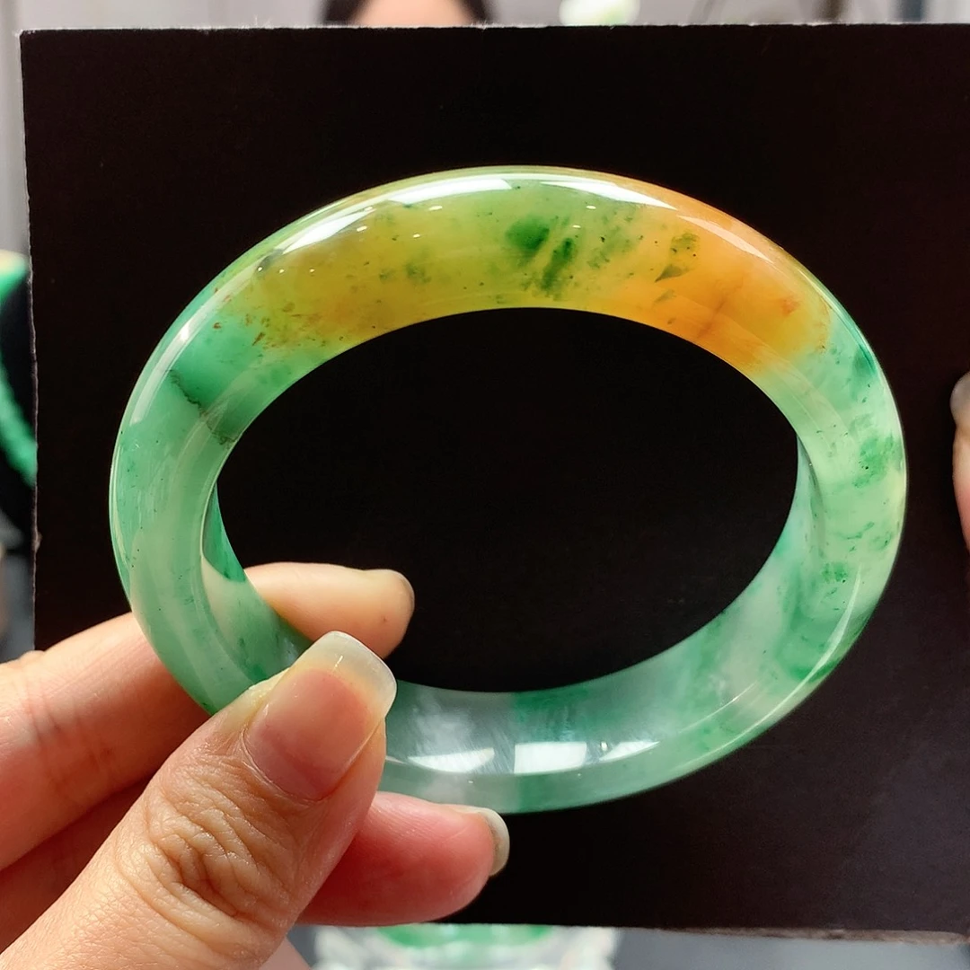 石英质玉手镯未镶嵌静****4