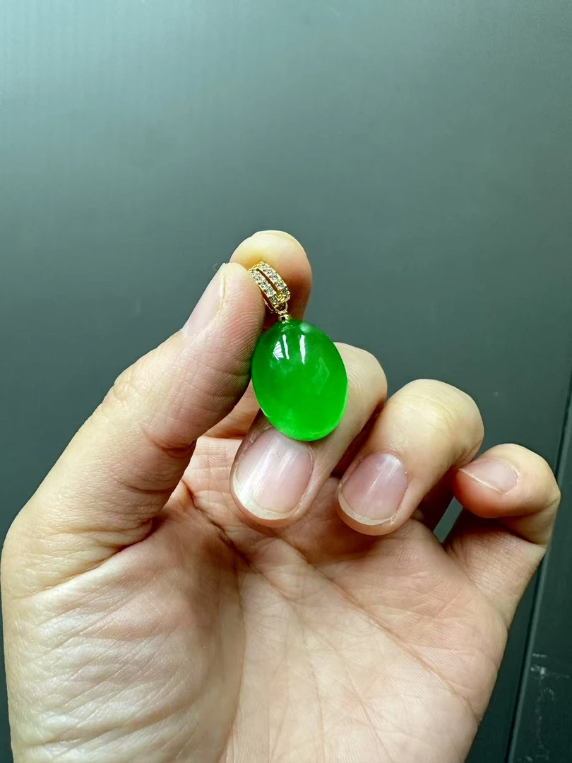 高货冰绿色小蛋面吊坠