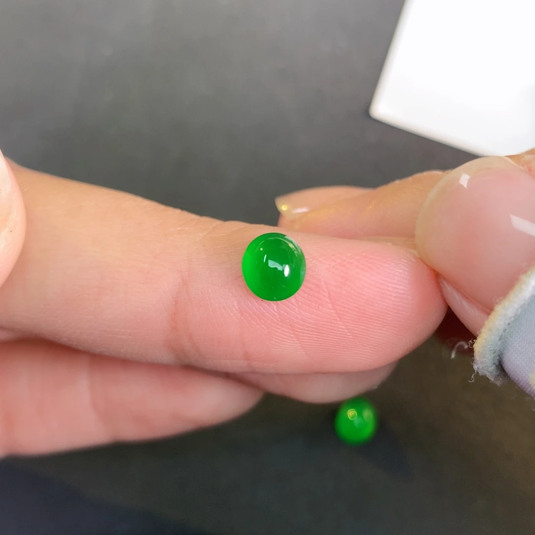 翡翠裸石6.06-5.58-3.0