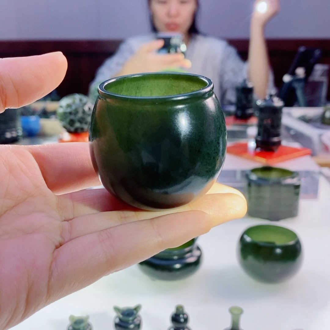 未镶嵌和田玉（青玉）摆件