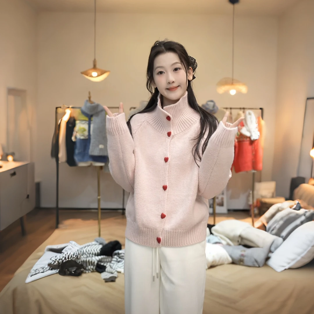 闵笑一【粉色彩扣】高领新款温柔显瘦气质设计感休闲针织毛衣上衣