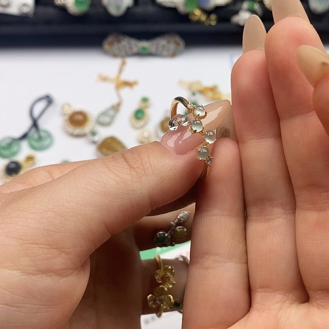 翡翠未镶嵌戒指翡翠