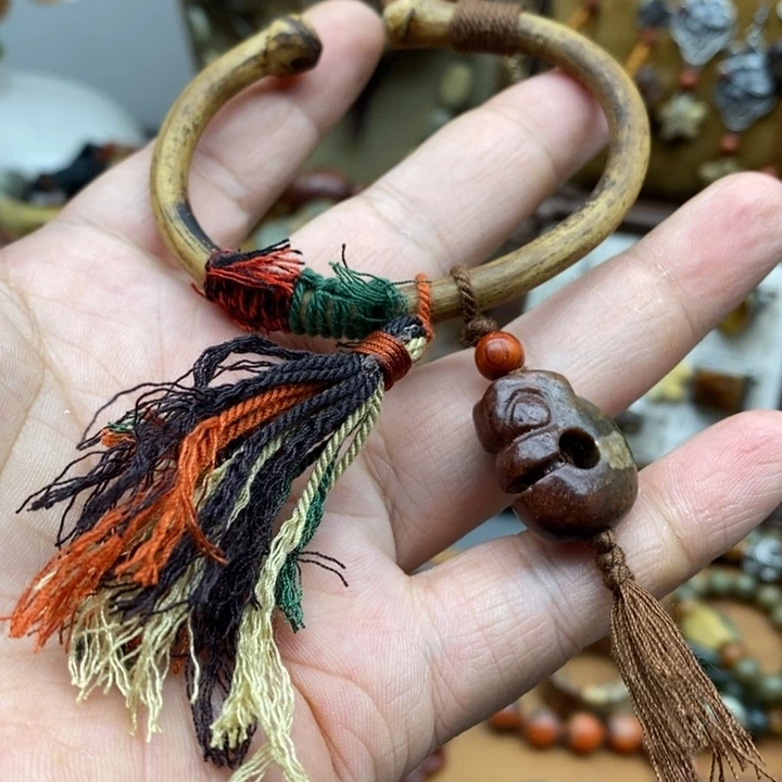 未镶嵌岫岩河磨玉（透闪石质玉）挂件