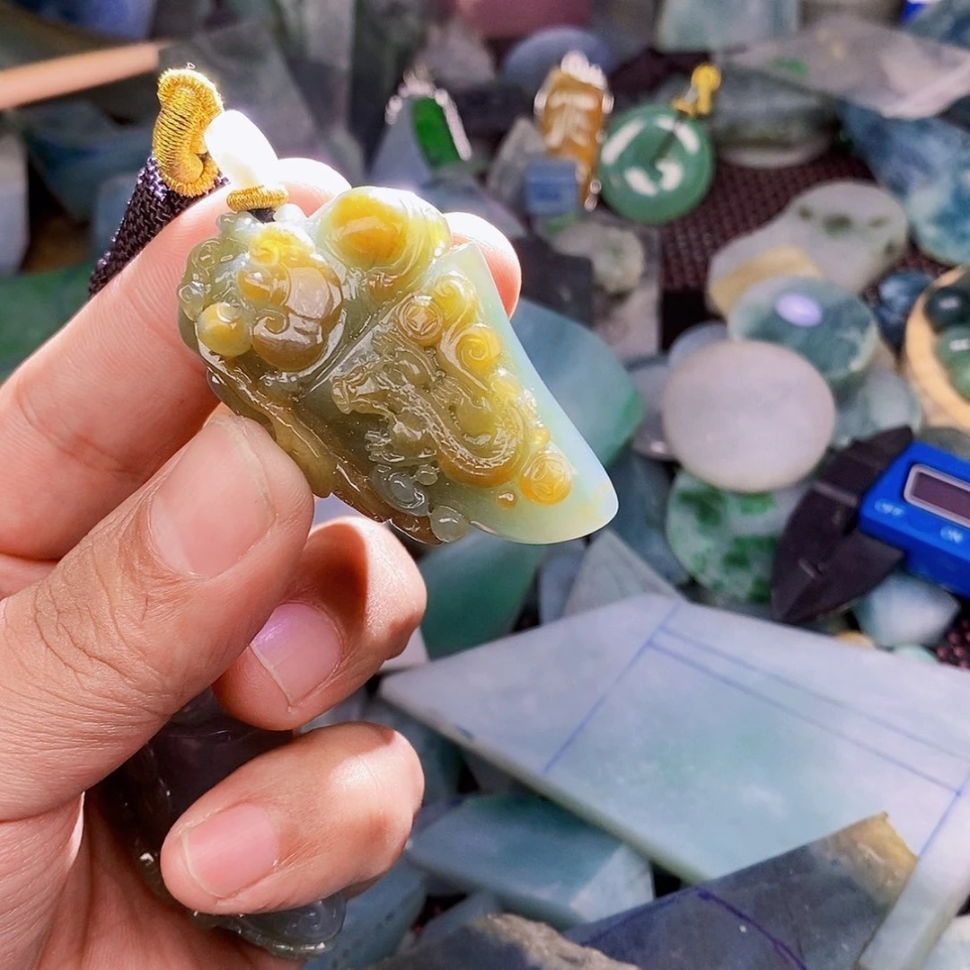 未镶嵌定制翡翠胡*东翡翠