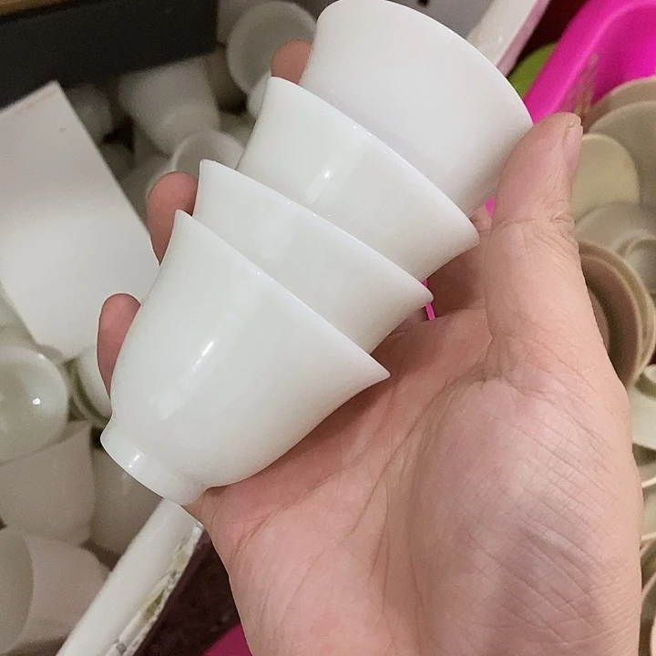 陶瓷艺术品及陶瓷壶