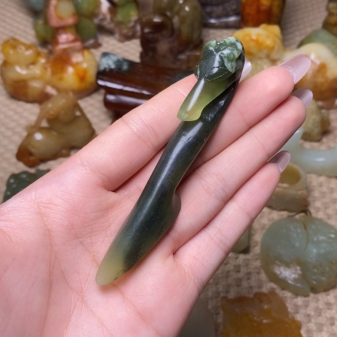 未镶嵌蛇纹石玉颈饰