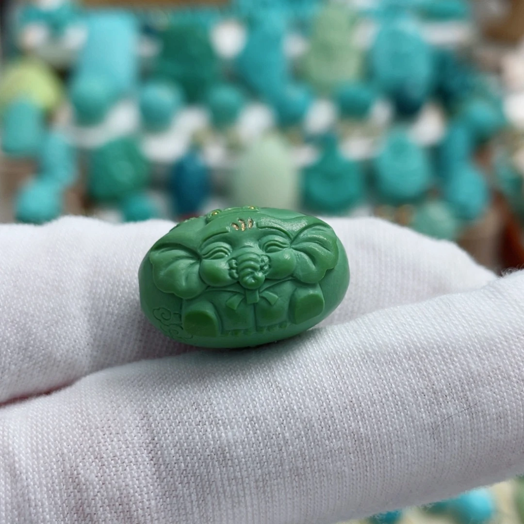 绿松石未镶嵌珠宝奇石