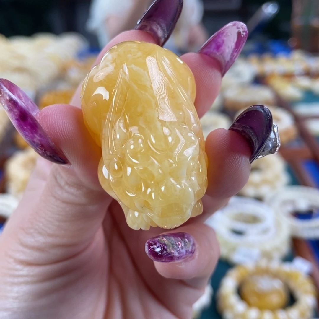 未镶嵌琥珀裸石貔貅17.22