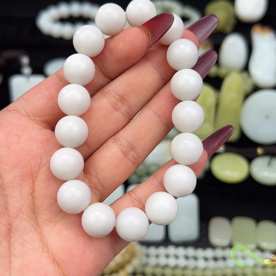 手串未镶嵌和田玉篮****?