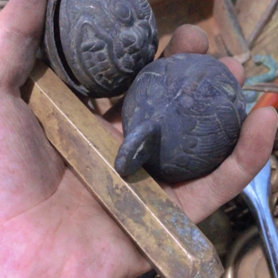 众***览闪电购铜摆件工艺品