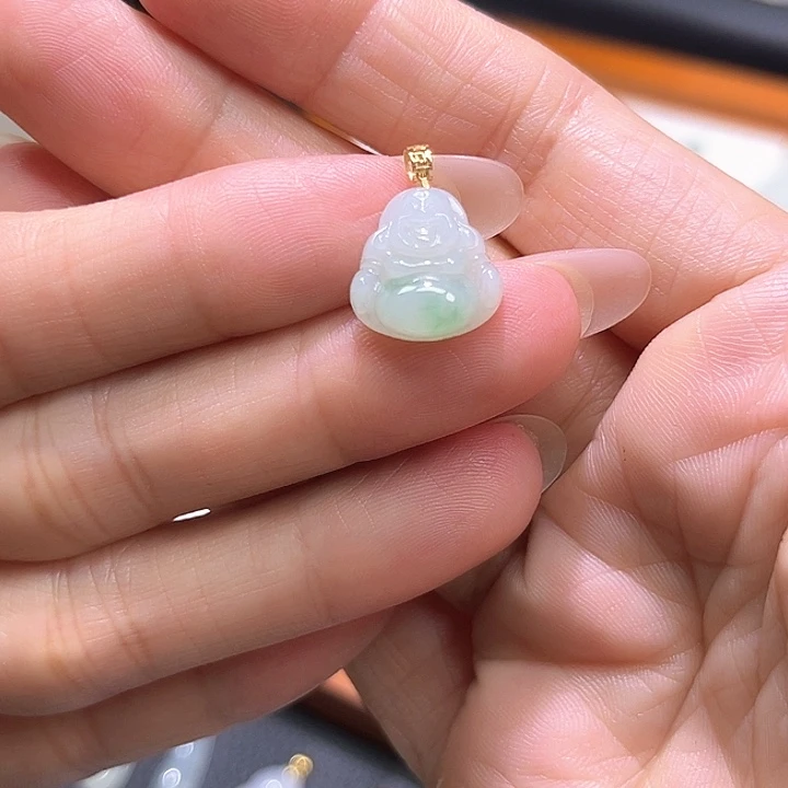 颈饰18K金镶嵌翡翠