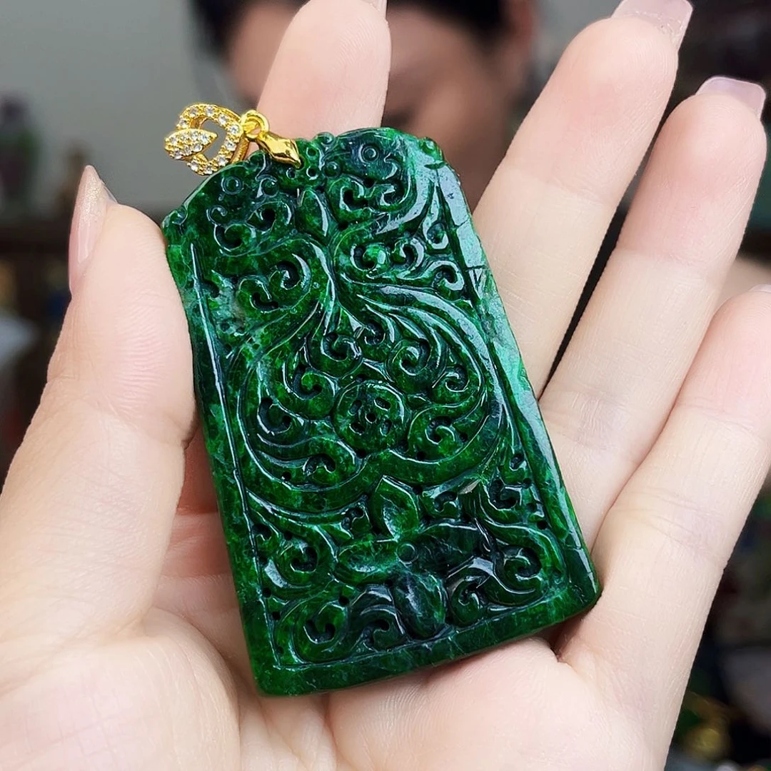 翡翠未镶嵌颈饰多样性