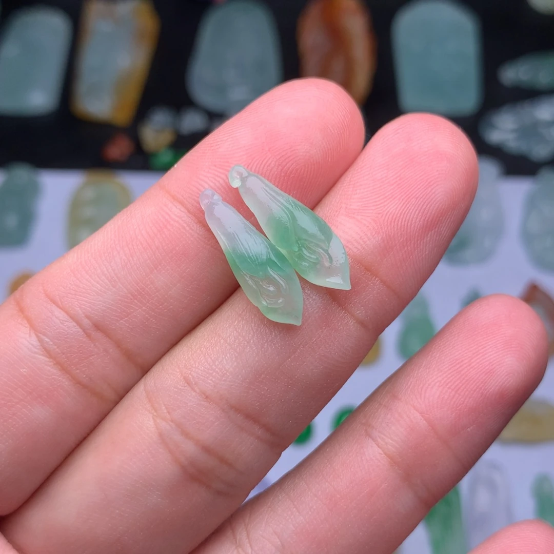 定制翡翠未镶嵌玉兰花
