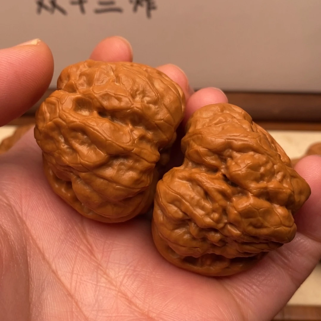【闪购商品】把件文玩核桃边40左右