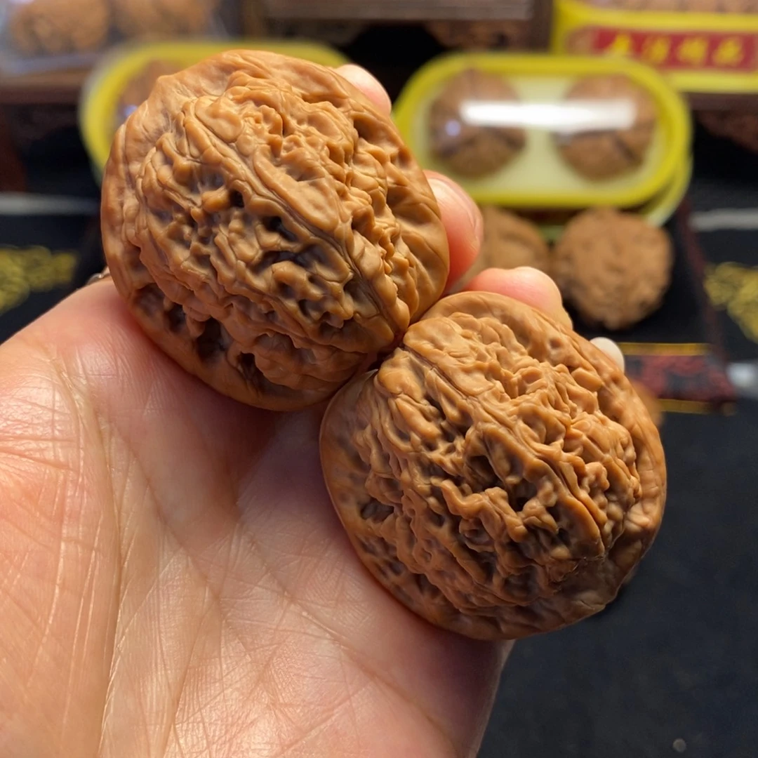 桃核把件莲花狮子头38