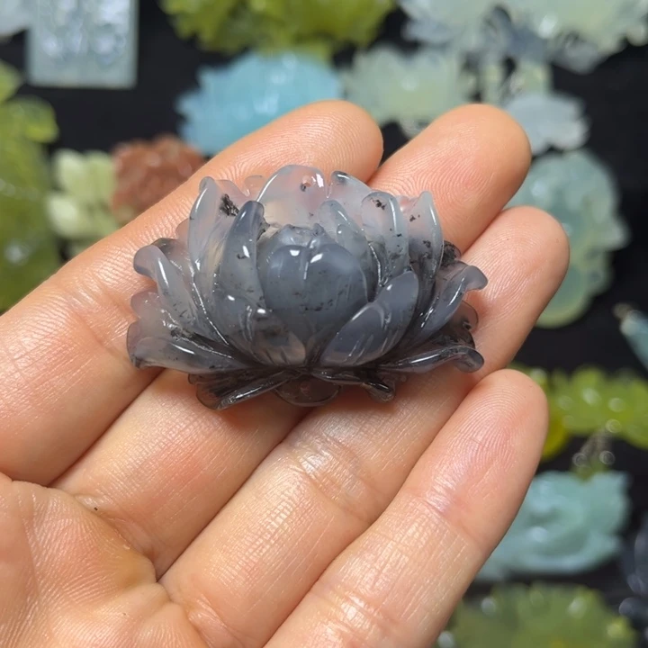 蛇纹石玉未镶嵌颈式煎*