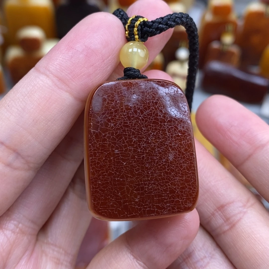 蜜蜡未镶嵌珠宝奇石