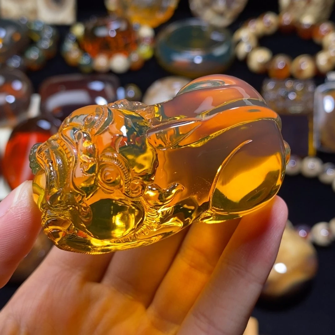 未镶嵌颈饰琥珀36.8克