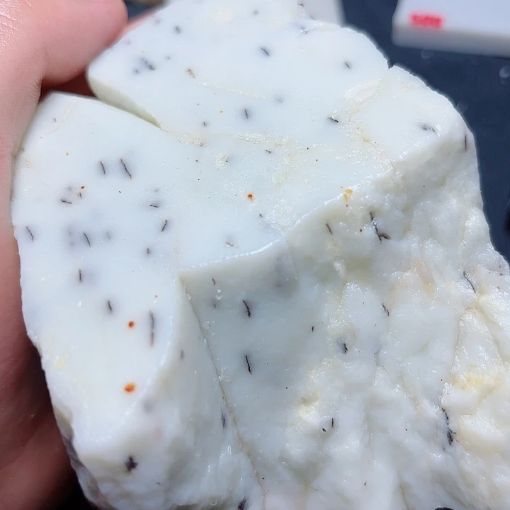 未镶嵌和田玉（糖玉）珠宝奇石