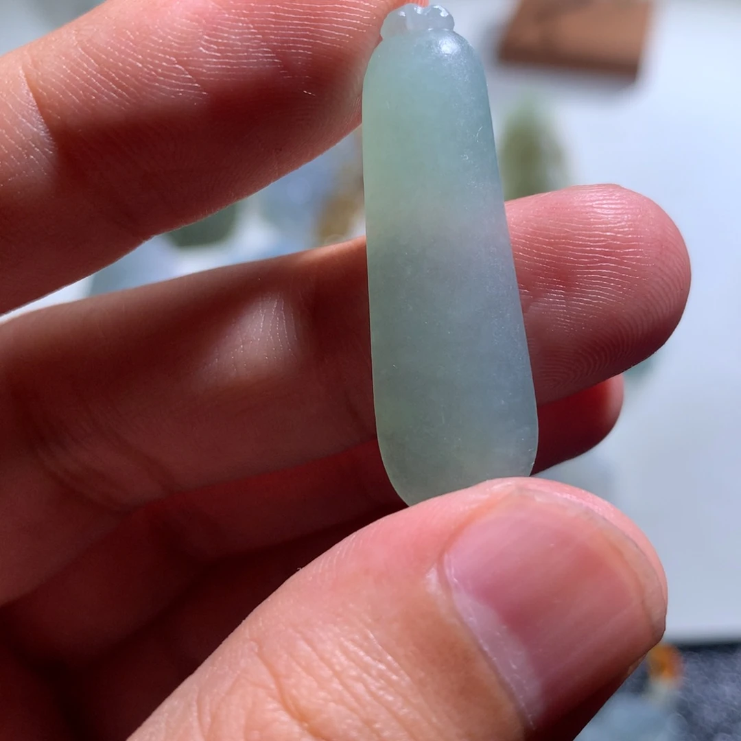 定制翡翠未镶嵌挂件