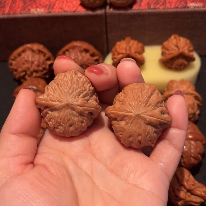 文玩核桃吊坠铁锤妹妹