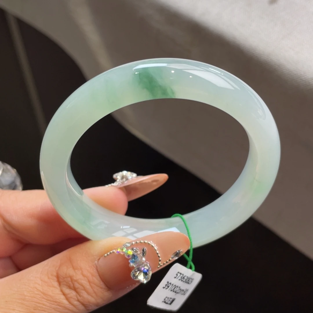 翡翠未镶嵌手镯【亏出】冰胶飘绿花正圈手镯