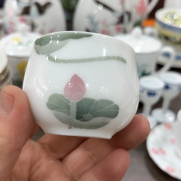 釉下五彩的瓷器和，