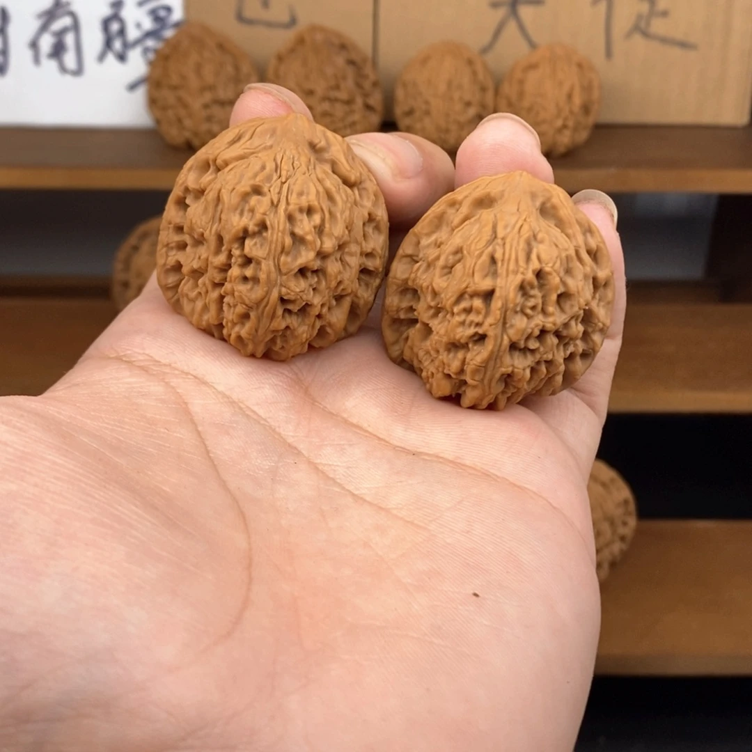 文玩核桃把件36南疆石（正尖三角