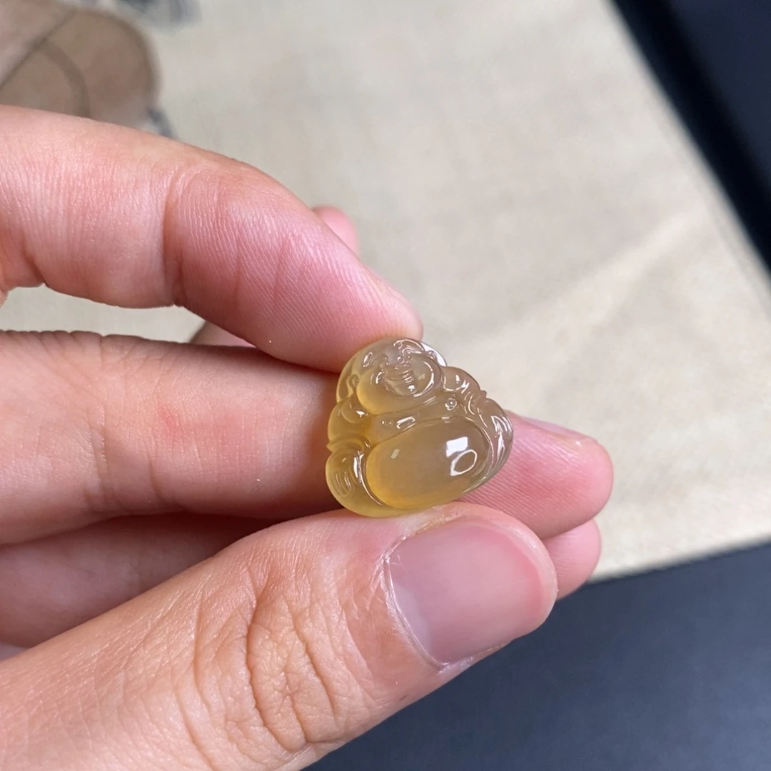 翡翠未镶嵌颈饰天然黄