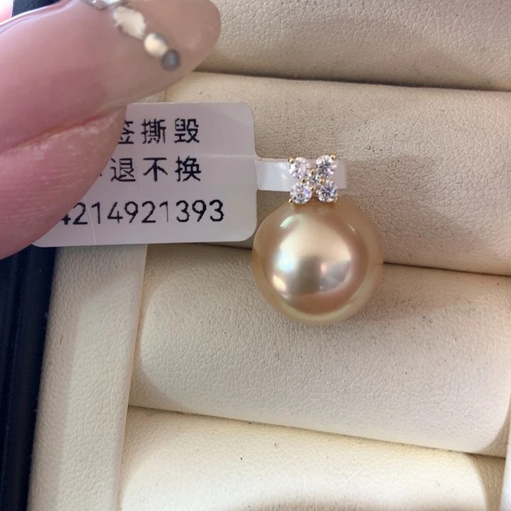 颈饰18K金镶嵌海水珍珠