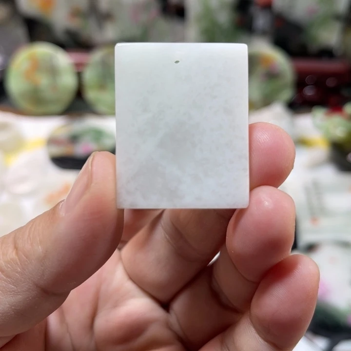 独山玉未镶嵌颈饰