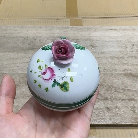 有磕。瓷器。瓷器。