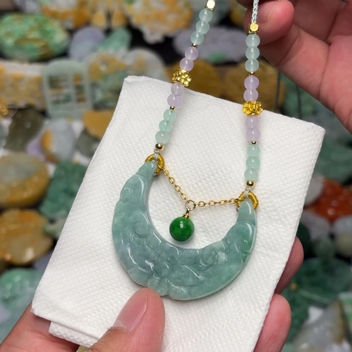 翡翠颈饰未镶嵌吊坠