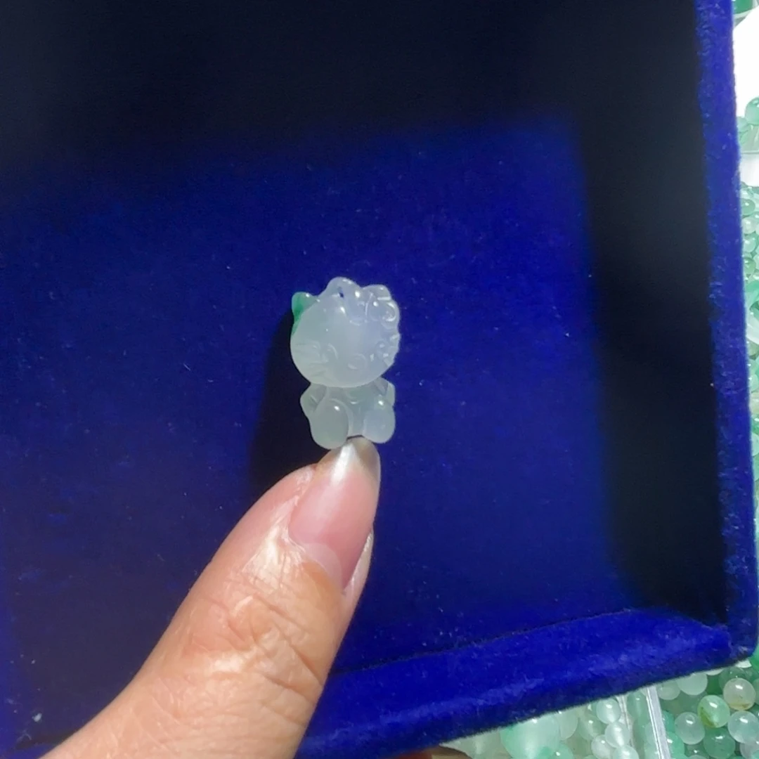 石英质玉未镶嵌颈饰卡通小猫