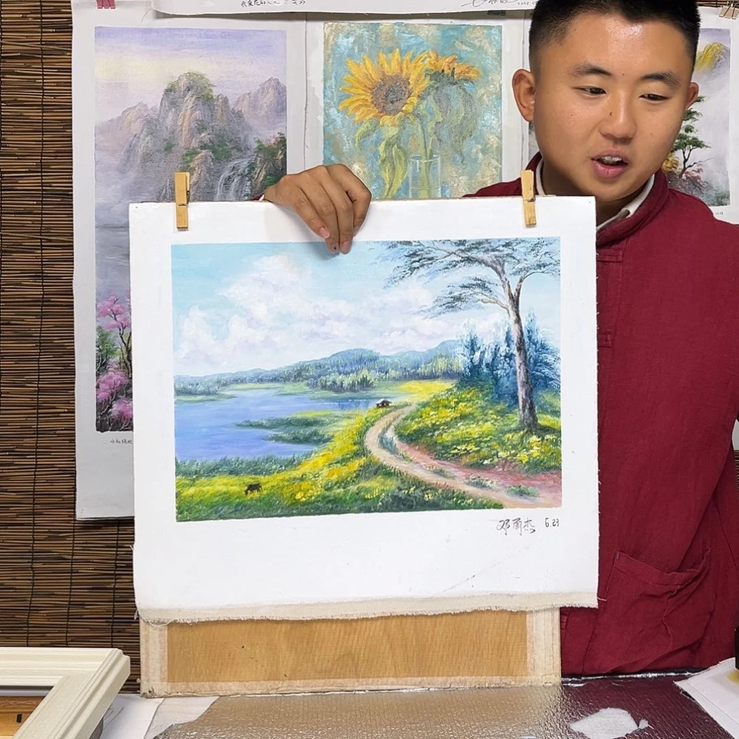油画行路人小院绘画作品竞拍成功