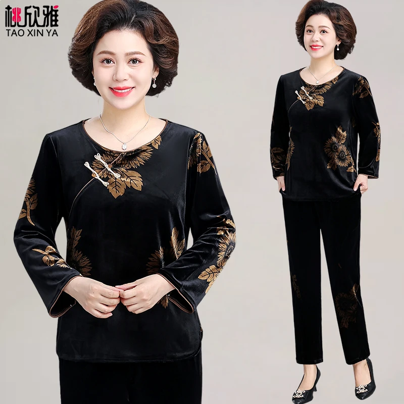 新中式50多岁妈妈秋装套装2025新款中老年女金丝绒国风上衣两件套