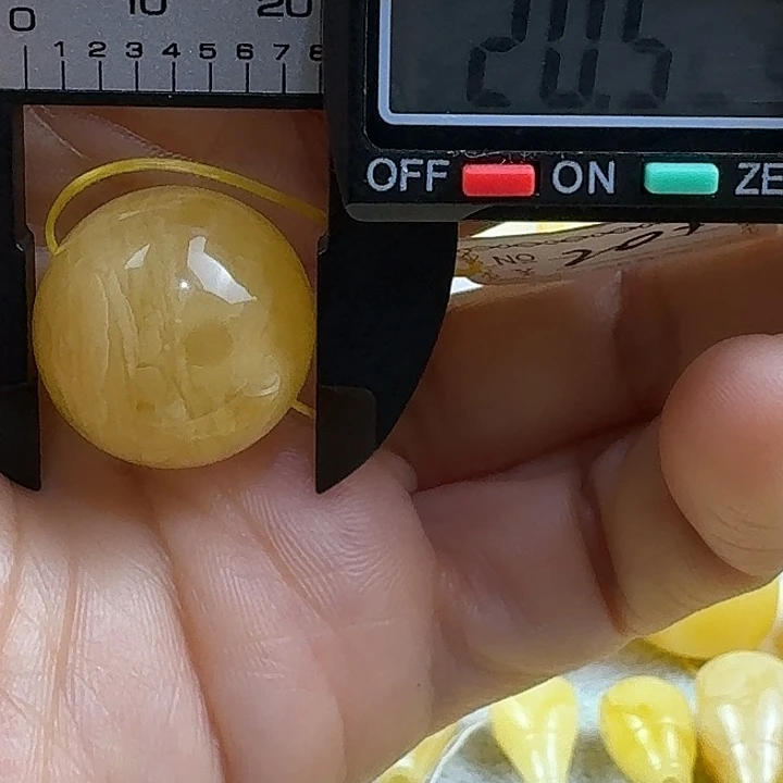 懂***呢裸石琥珀未镶嵌17