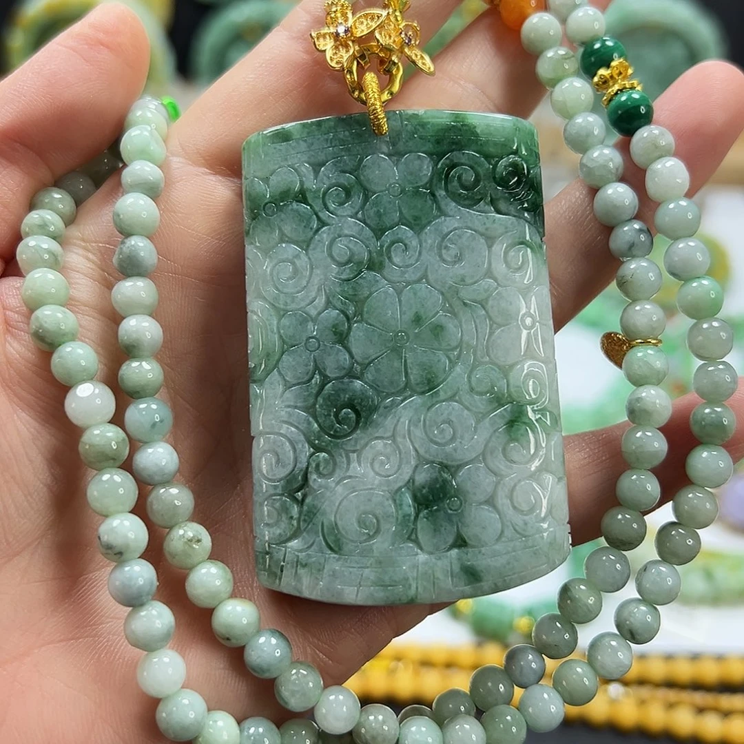 翡翠未镶嵌颈饰吊坠